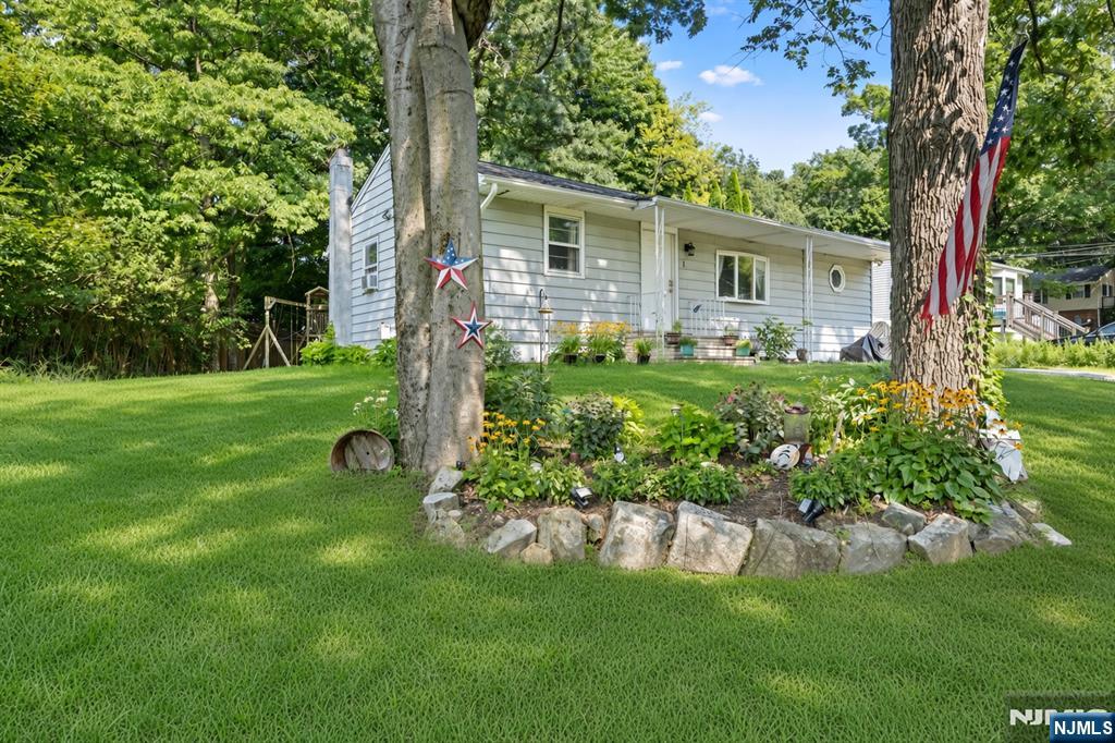 1 Ridgeview Court