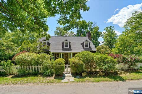Photo of 694 Sunset Road, Teaneck, NJ 07666 (MLS # 26017884)