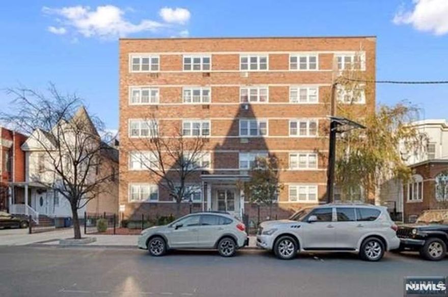 This is a great place to stay and enjoy the beautiful season near Manhattan. Welcome to Bowers St Condominiums â€” a bright 1-bedroom, 1-bath residence available for short-term rental. The apartment features a spacious, sun-filled living room with natural light throughout the day. Convenient access to transportation, including nearby bus routes and the Light Rail, makes commuting easy. No smoking inside the apartment.