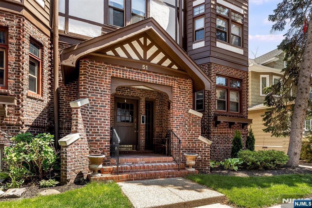 51 S Park Street 302