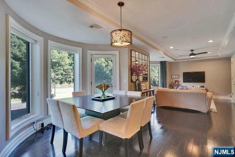 Photo of 23 Oxford, Weehawken, NJ 07086 (MLS # 25019211)