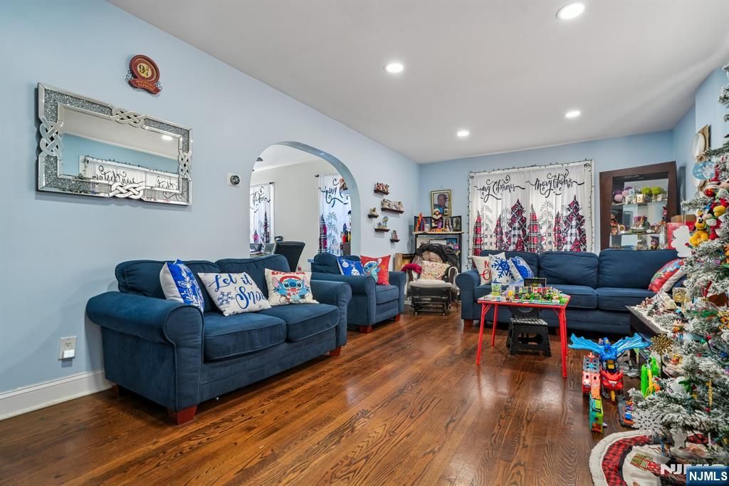 Photo of 228 Totowa Road, Totowa, NJ 07512 (MLS # 26000773)