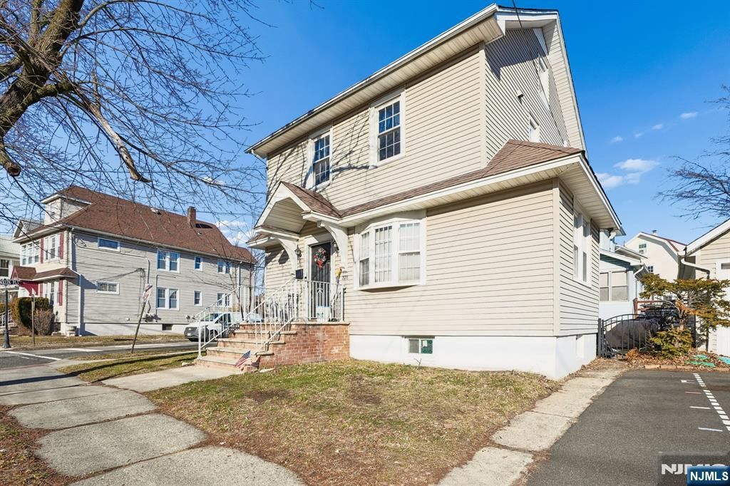 Photo of 228 Totowa Road, Totowa, NJ 07512 (MLS # 26000773)