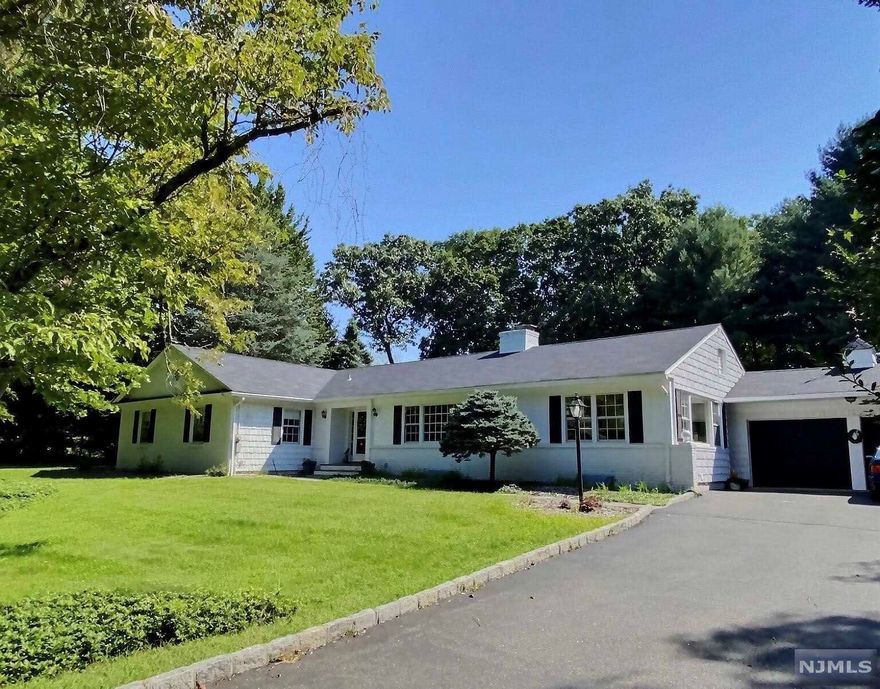 FABULOUSE 'CHESTNUT RIDGE' AREA OF SADDLE RIVER. THIS NANTUCKET RANCH SITS ON A PICTURE-PERFECT SETTING ON A QUIET CUL-DE-SAC. THIS GREAT HOME INCLUDES 2 FLAT LUSH ACRES. RECENTLY UPDATED KITCHEN, APPLIANCES, BATHROOMS, TILES, FLOORS, AND PAINT. ABSOLUTELY PRISTINE! MUST SEE!! BUILD YOUR DREAM ESTATE HOME ON THIS PRIME 2 ACRE PROPERTY!!!! HOME BEING SOLD "AS-IS"!! CURRENTLY OCCUPIED WITH TENANT IN PLACE.