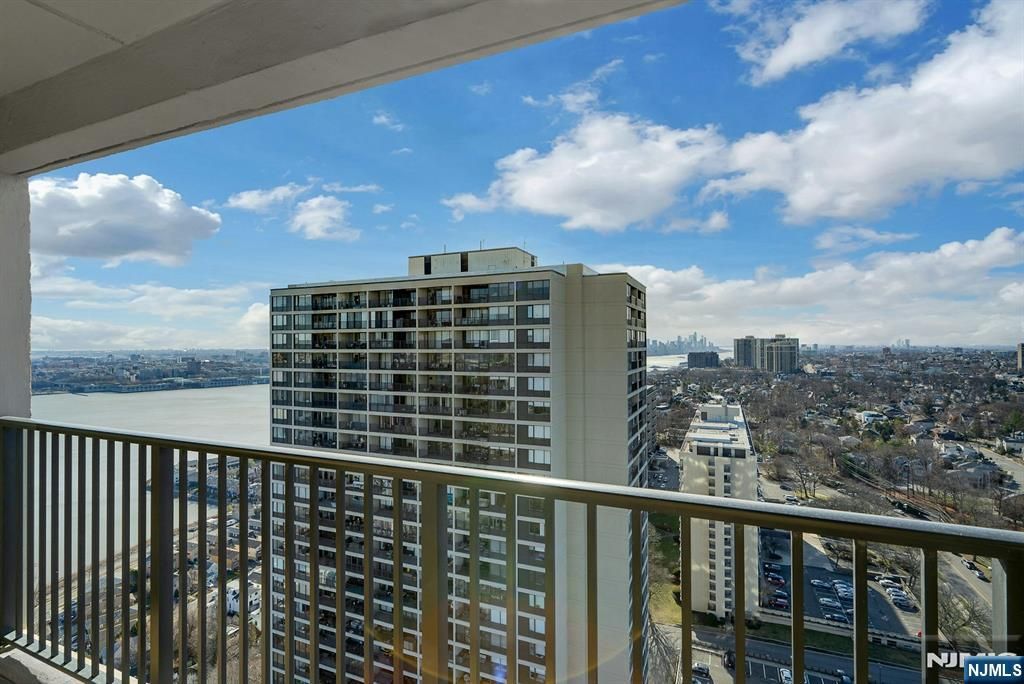 Photo of 6 Horizon Road #2602, Fort Lee, NJ 07024 (MLS # 25042924)