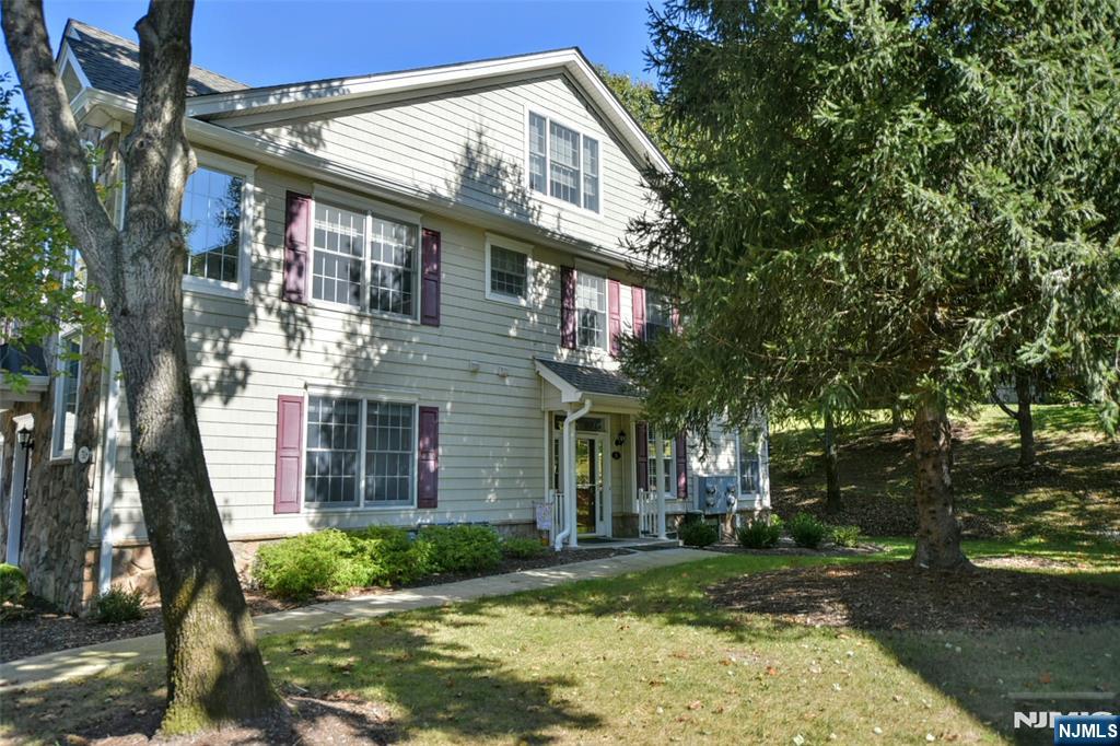 51 Pine Lake Terrace