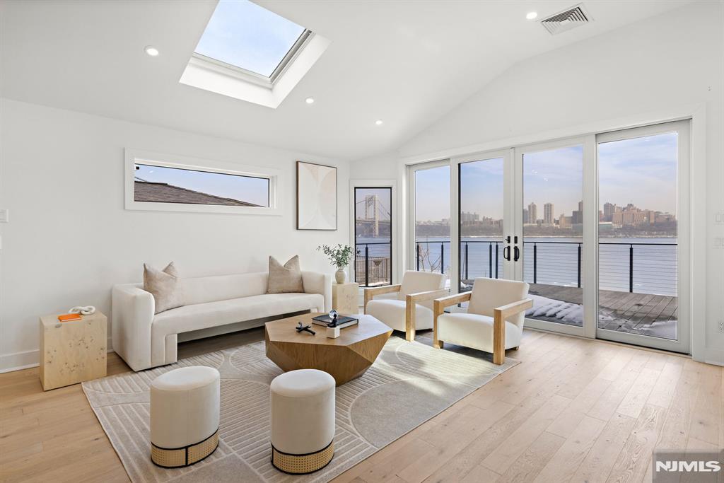 27 Shore Road