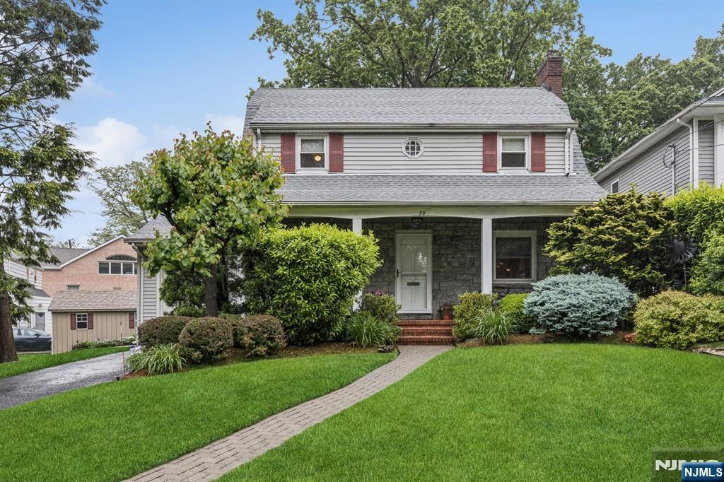 Property for Sale at 77 Bennett Road, Teaneck, New Jersey - Bedrooms: 3 
Bathrooms: 3 
Rooms: 7  - $975,000