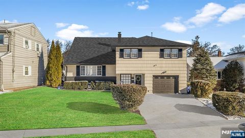 Photo of 2273 Balmoral Avenue, Union, NJ 07083 (MLS # 26000201)