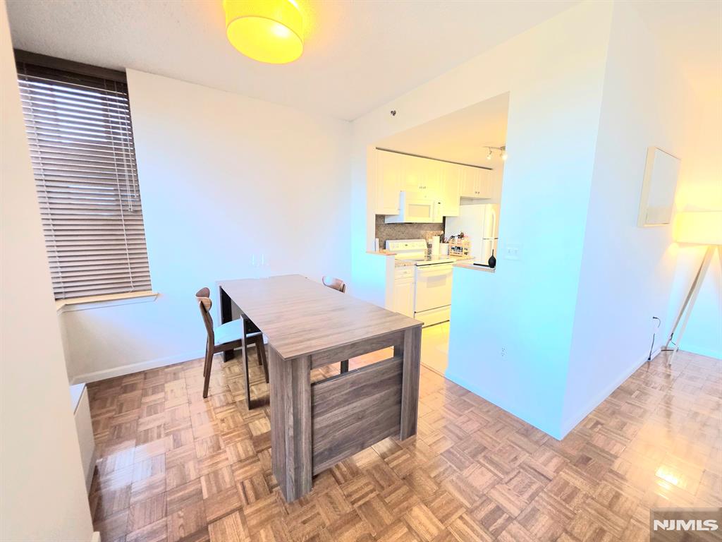 100 Old Palisade Road 1615