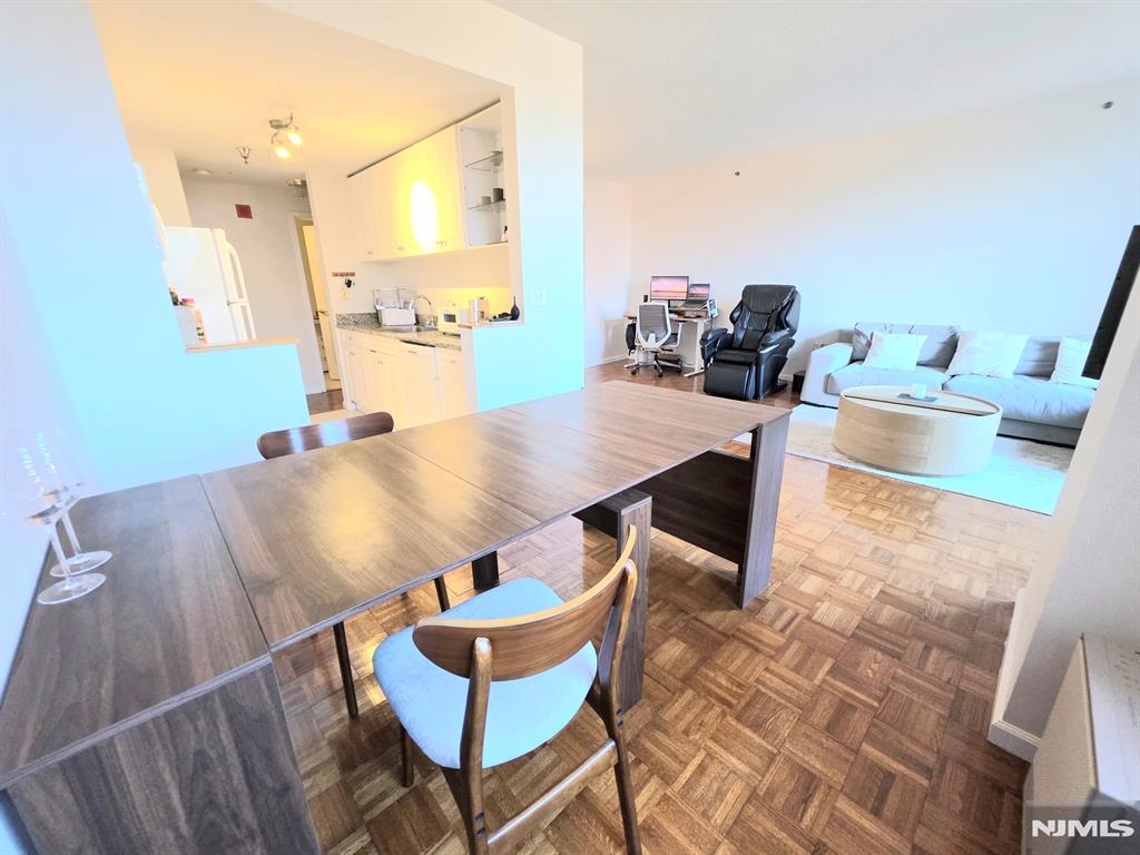 100 Old Palisade Road 1615