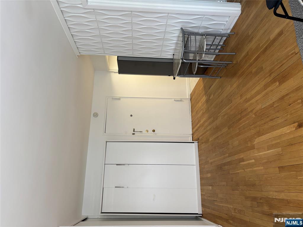 400 Fairview Avenue 1H