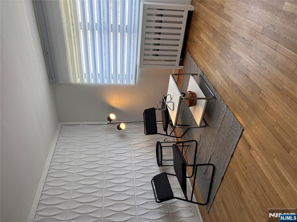 400 Fairview Avenue 1H