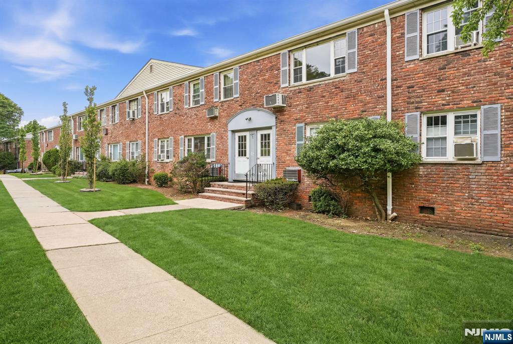 16 Wedgewood Drive 24