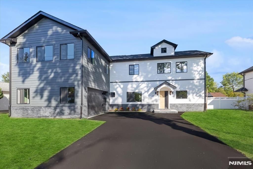 Photo of 27 Sullivan Drive, Emerson, NJ 07630 (MLS # 25032636)