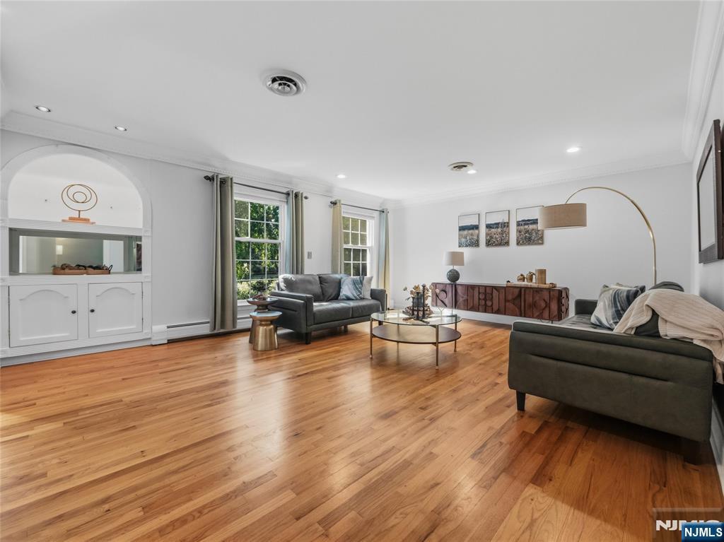 19 Thornhill Drive