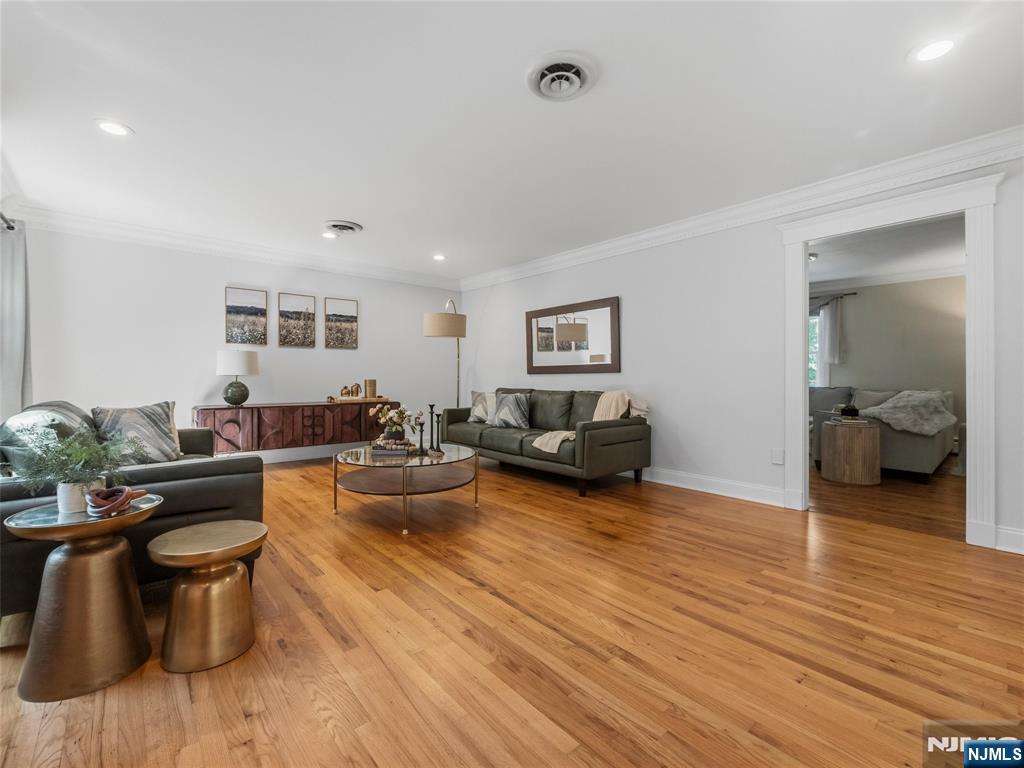 19 Thornhill Drive