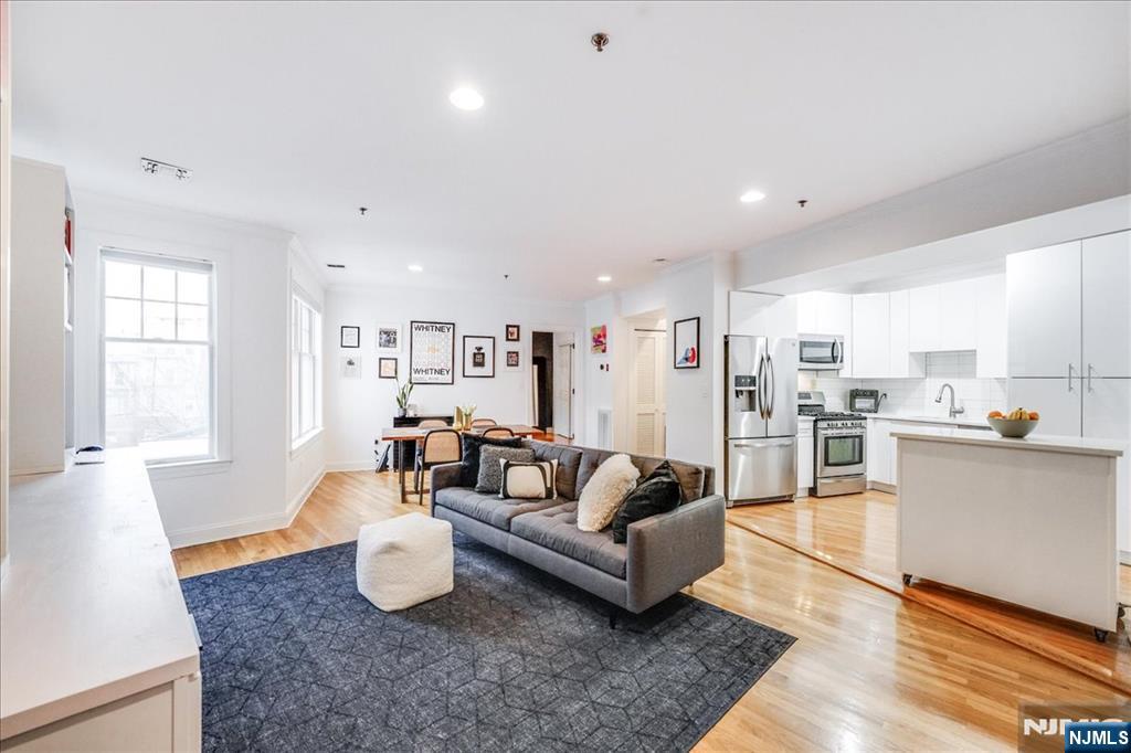 82 Clinton Street 3F, Hoboken, New Jersey - 2 Bedrooms  
2 Bathrooms - 