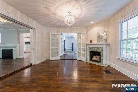 Photo of 92 Highwood Avenue, Tenafly, NJ 07670 (MLS # 26010947)