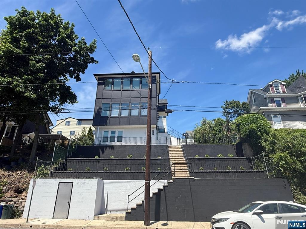 606 5th Street