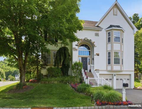 Photo of 1 Rock Ledge, Oakland, NJ 07436 (MLS # 26023293)