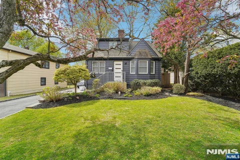 Photo of 120 Gordon Avenue, Tenafly, NJ 07670 (MLS # 26038626)