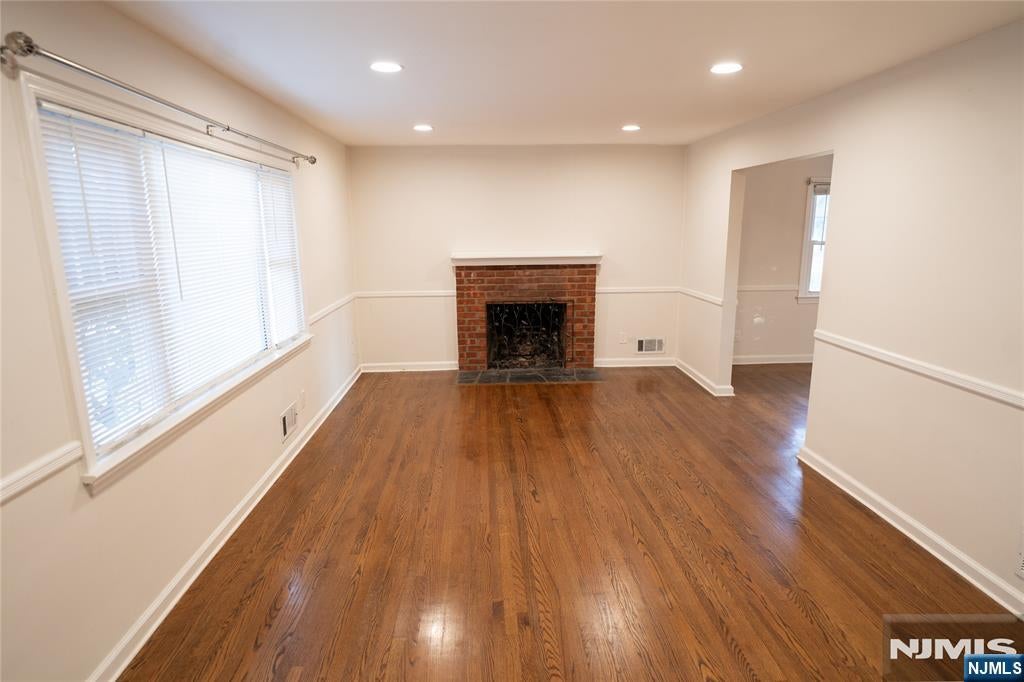 225 Hillside Avenue