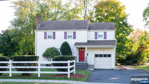 Photo of 225 Hillside Avenue, Allendale, NJ 07401 (MLS # 26038307)