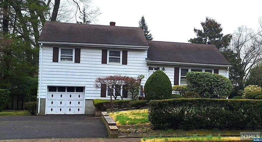 Welcome Home this three bedroom one and half bath home is fully furnished.. any family items will be removed before closing Just so it gives the family one last walk thru. So we can take whatever is left