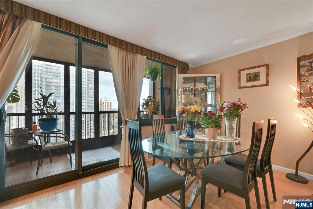 200 Winston Drive 1807