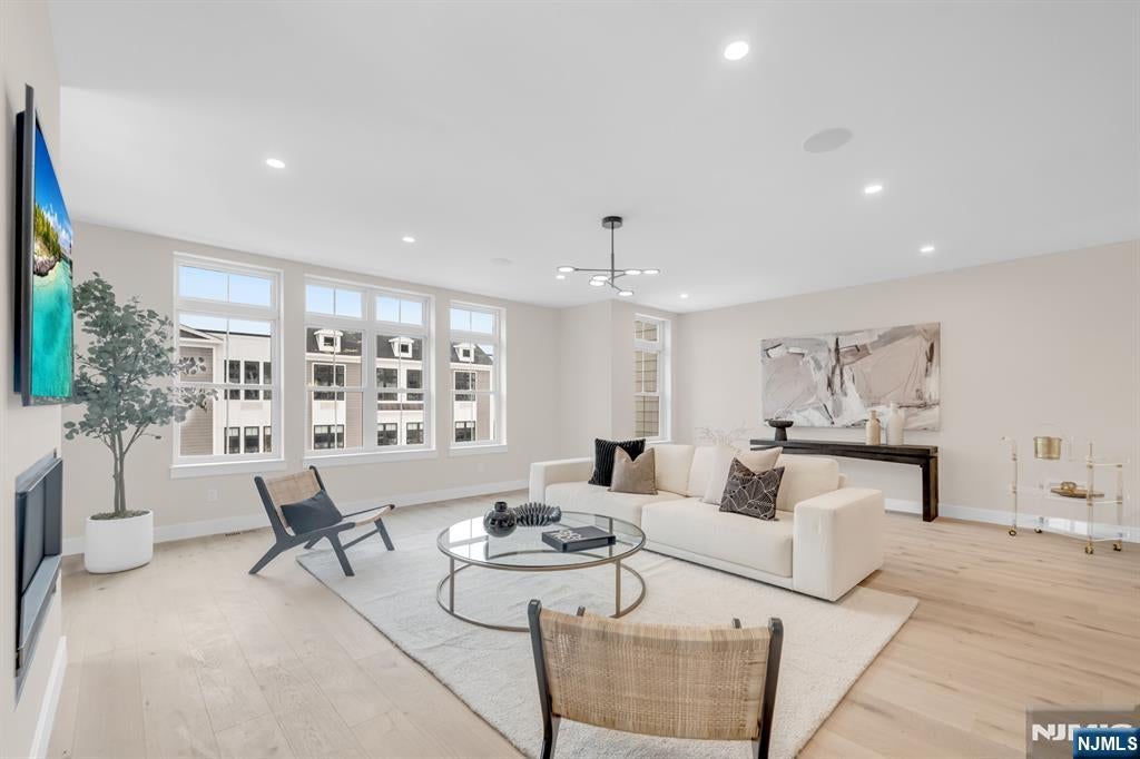 188 Broadway 4