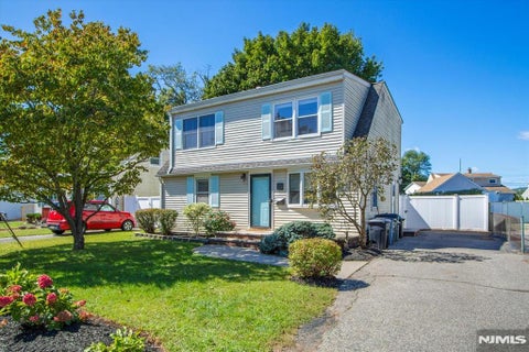 Photo of 73 Burnside Place, Wanaque, NJ 07420 (MLS # 26035422)