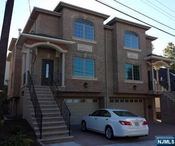 120 Princeton, Palisades Park, New Jersey - 4 Bedrooms  
4 Bathrooms  
6 Rooms - 