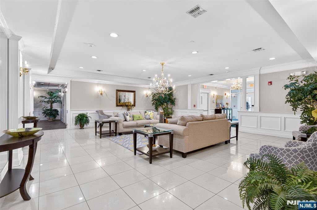 9210 Ravenscroft Road 627