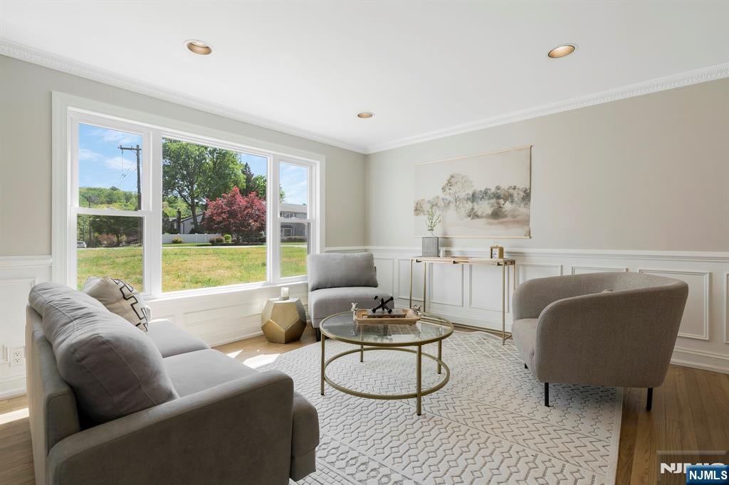 20 W Saddle River Road