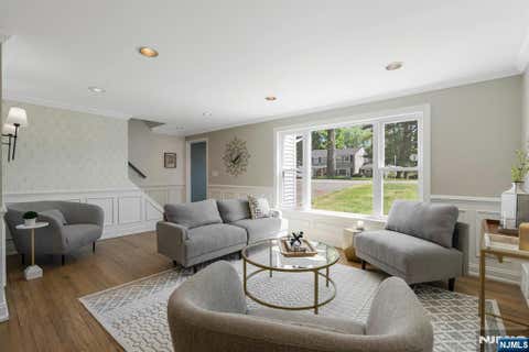 Photo of 20 W Saddle River Road, Waldwick, NJ 07463 (MLS # 26029942)
