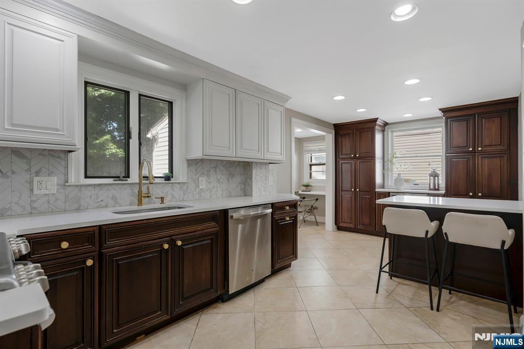 20 W Saddle River Road