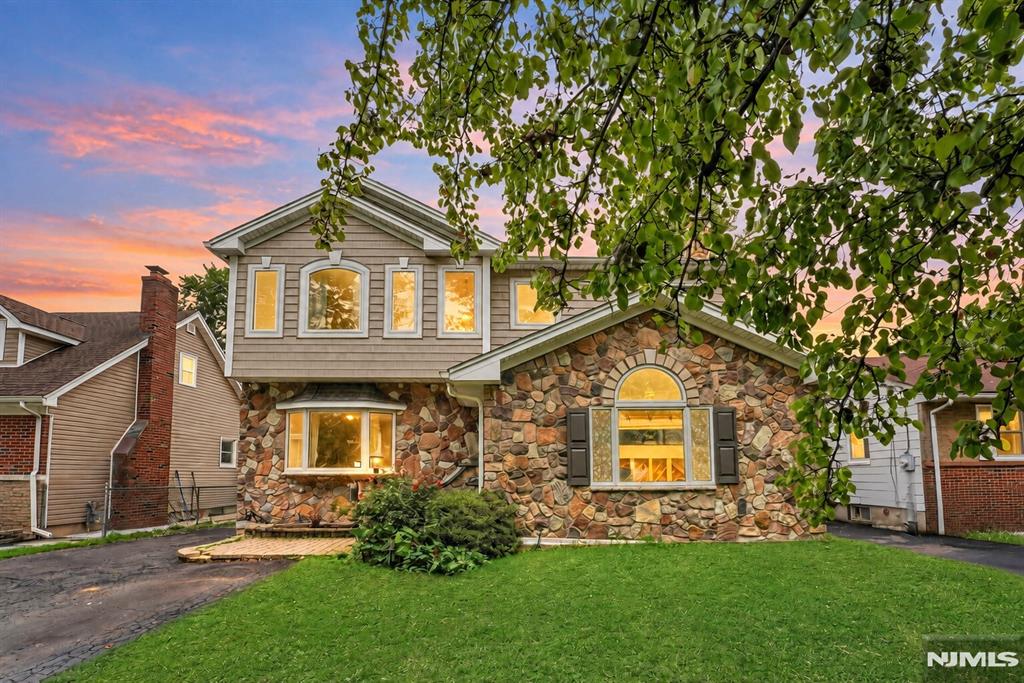 2319 Colonial Drive