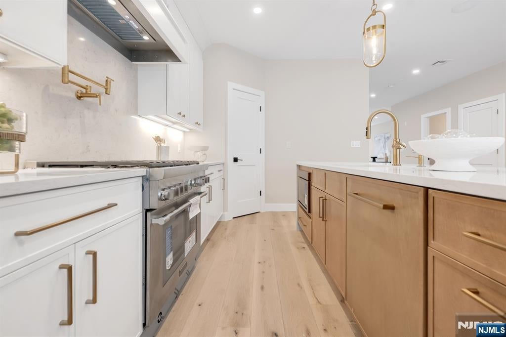 188 Broadway 8