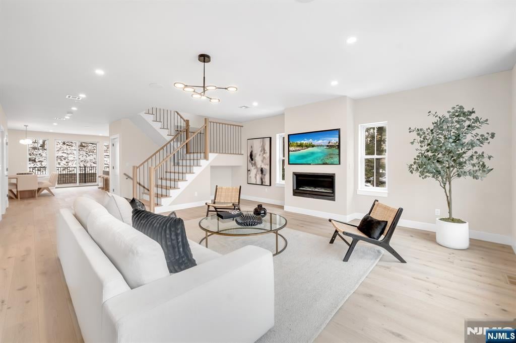 188 Broadway 8