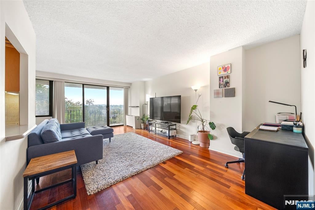 277 Prospect Avenue 6B