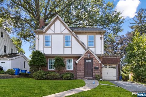22 Elm Street Tenafly NJ 07670