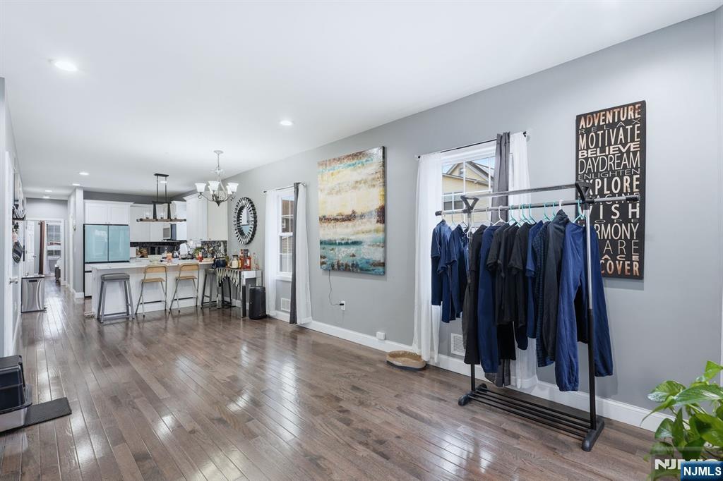 909-911 Monroe Avenue