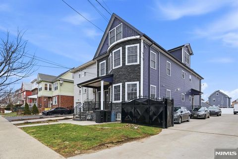 Photo of 909911 Monroe Avenue, Elizabeth, NJ 07201 (MLS # 26008940)