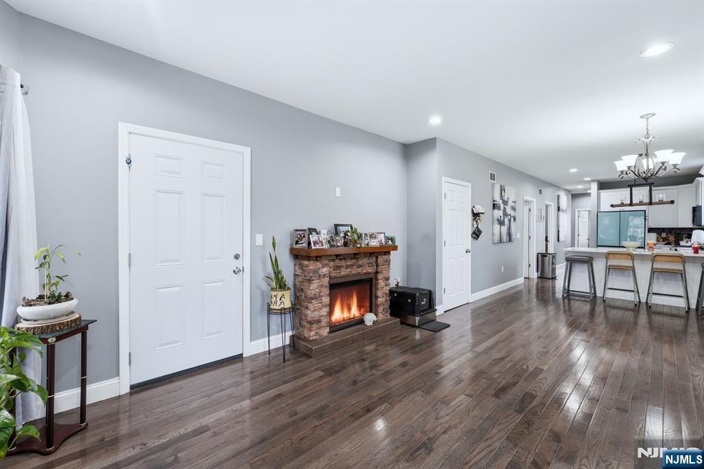 909-911 Monroe Avenue