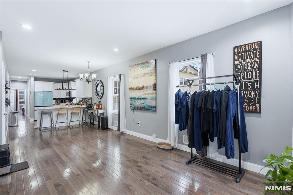 909-911 Monroe Avenue