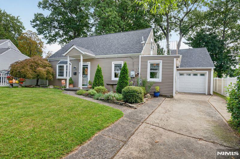 7 Henry Avenue