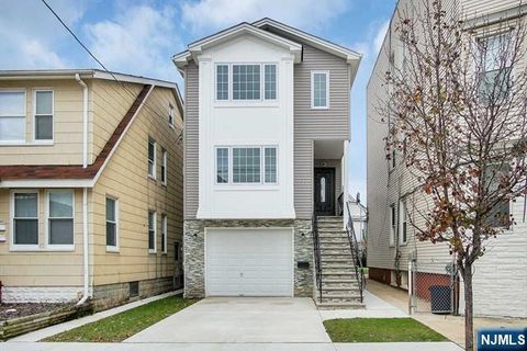 Photo of 175 Windsor #2, Kearny, NJ 07032 (MLS # 26007731)
