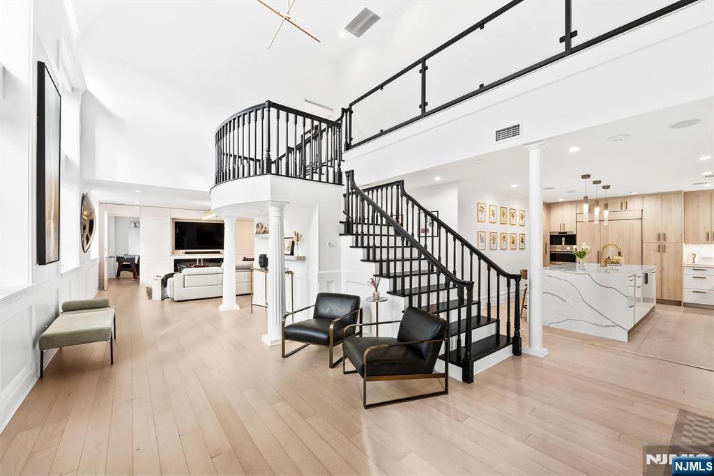 1101 Bloomfield Street 2