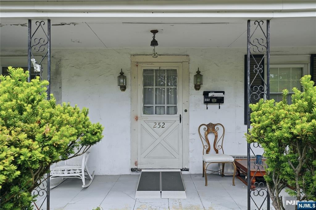Homes for Sale in Northern NJ | ThisIsRiverEdge.com 252 Washington Avenue